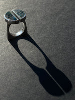 Trapeze ring with split azurite face