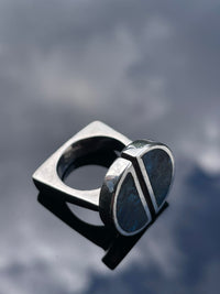 Trapeze ring with split azurite face