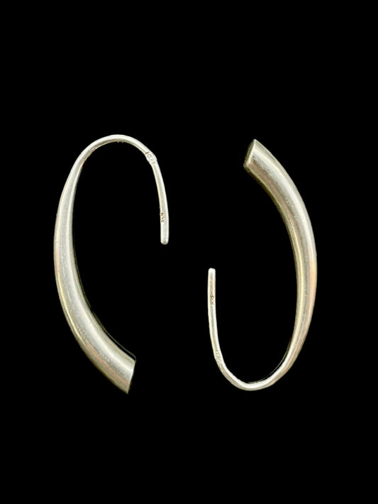 Minimalist curved earrings