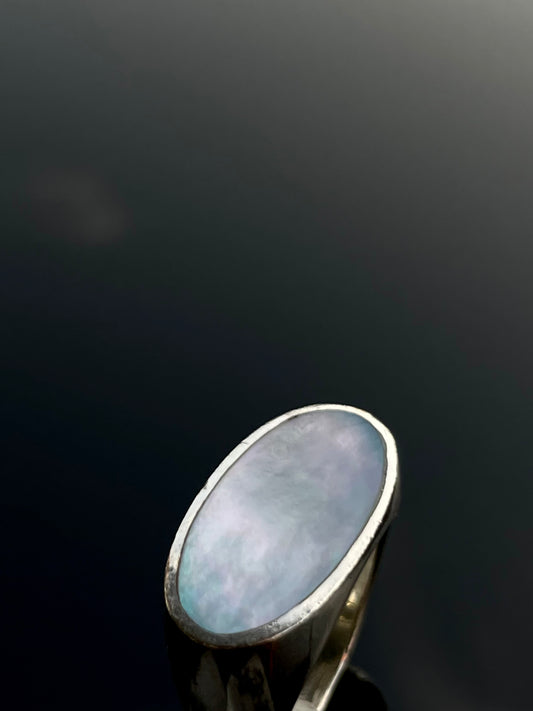 Mother-of-pearl ring