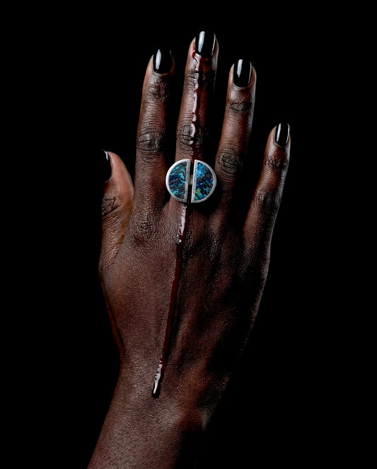 Trapeze ring with split azurite face