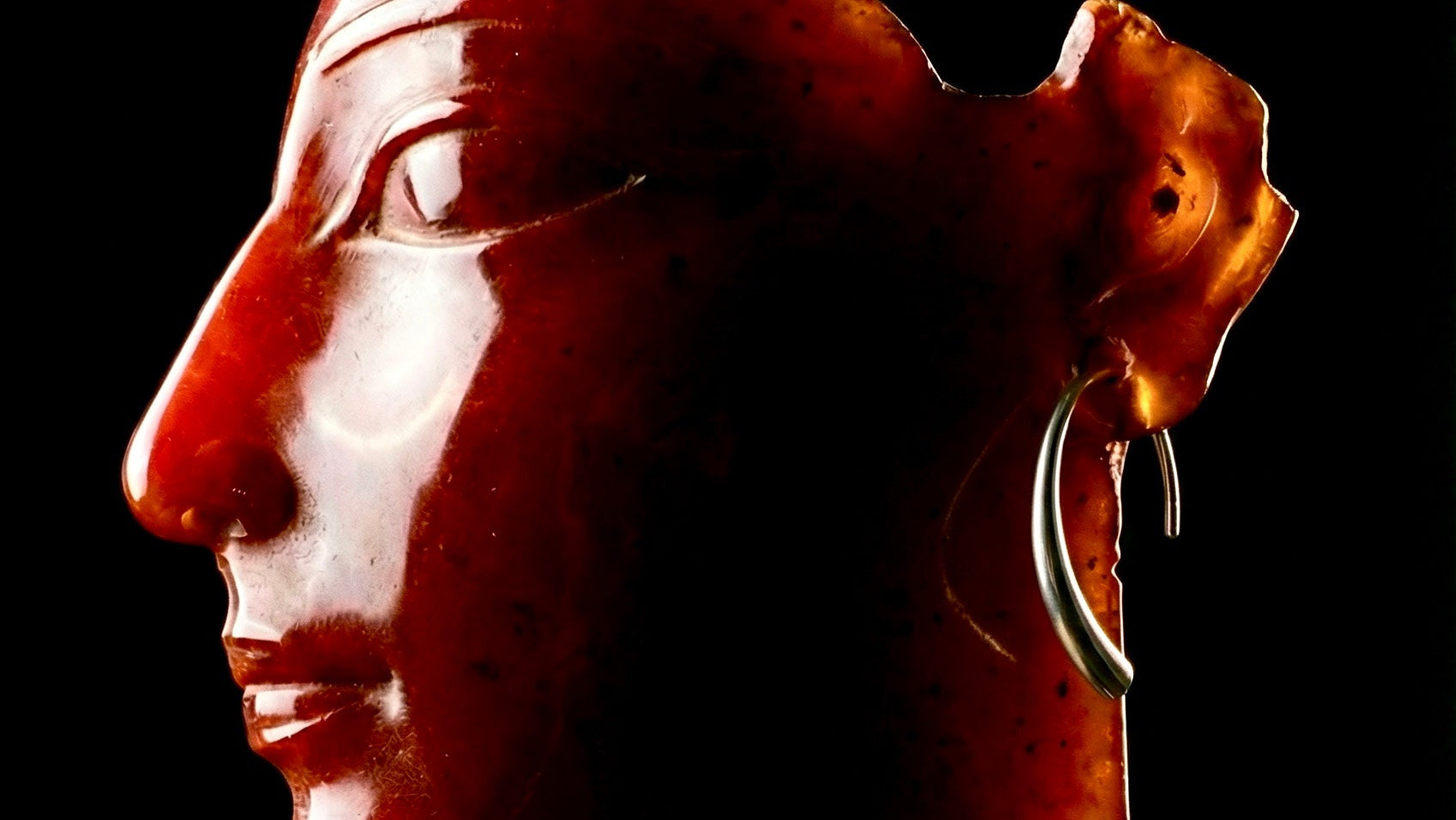 JEWELLERY WITH PRESENCE