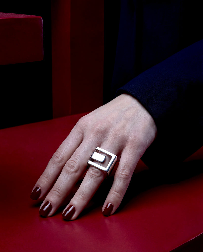 Open geometric ring